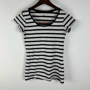 365 Top Black & White stripes Size Small